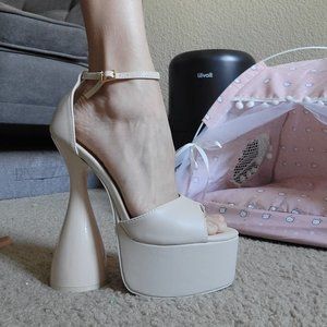Peep Toe Statement Platforms NWOB